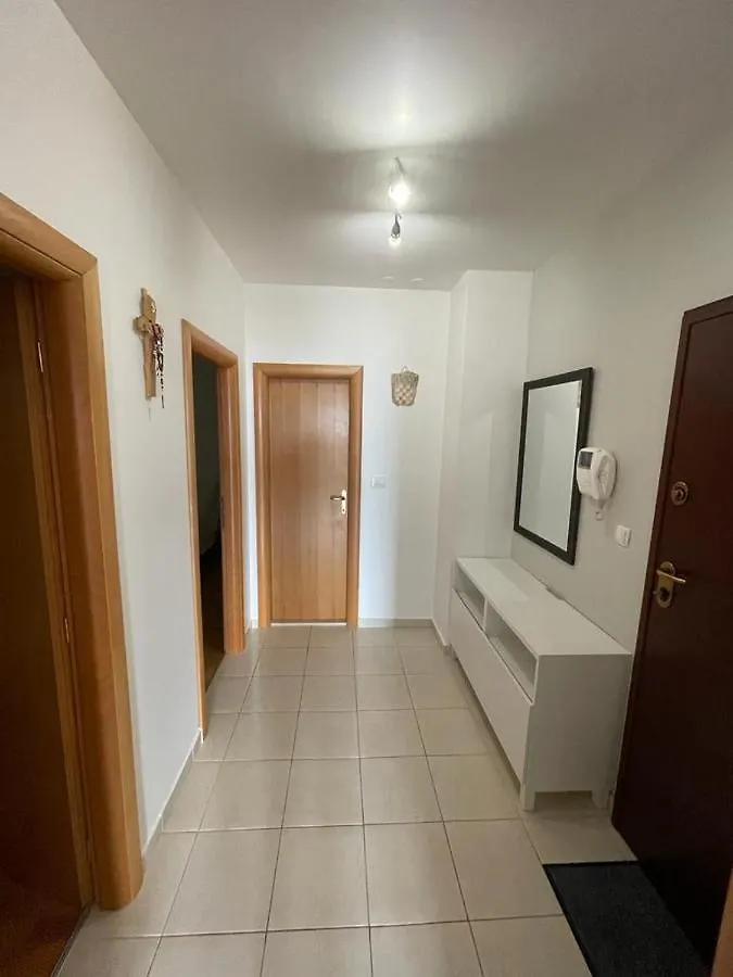 Apartman Daniela تروغير 0*,